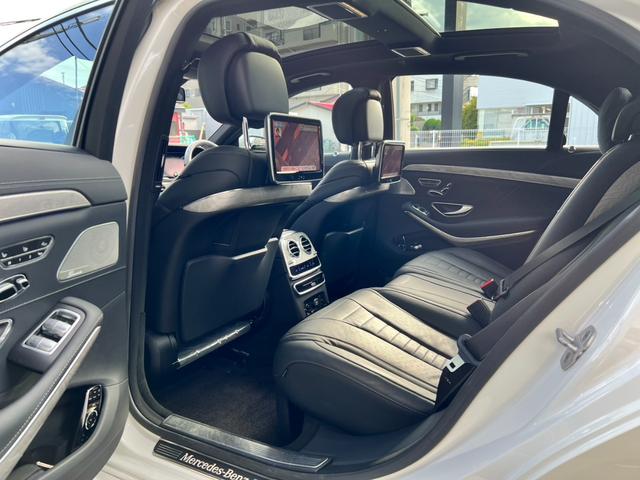Ｓクラス Ｓ５５０ロング　ＡＭＧスポーツＰＫＧ／ショーファーＰＫＧ／ｄｅｓｉｇｎｏメタライズドアッシュ木目調インパネ加飾／サンルーフ／ブルメスター／本革黒シート／後席モニタ／純正ナビ／全方位モニター／鑑定書付／ユーザー買取（11枚目）