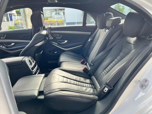 Ｓクラス Ｓ５５０ロング　ＡＭＧスポーツＰＫＧ／ショーファーＰＫＧ／ｄｅｓｉｇｎｏメタライズドアッシュ木目調インパネ加飾／サンルーフ／ブルメスター／本革黒シート／後席モニタ／純正ナビ／全方位モニター／鑑定書付／ユーザー買取（16枚目）