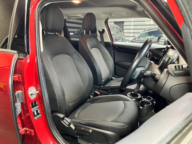 ＭＩＮＩ クーパー　純正ナビ・バックカメラ・フルセグＴＶ・Ｂｌｕｅｔｏｏｔｈ・ＥＴＣ・スペアキー・ユーザー買取（5枚目）