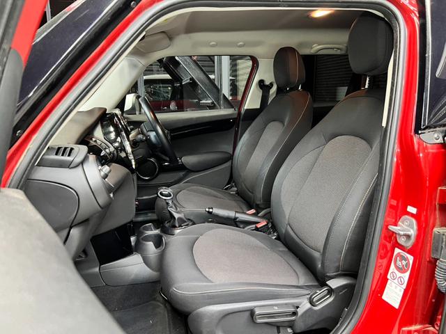 ＭＩＮＩ クーパー　純正ナビ・バックカメラ・フルセグＴＶ・Ｂｌｕｅｔｏｏｔｈ・ＥＴＣ・スペアキー・ユーザー買取（11枚目）