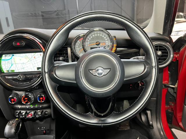 ＭＩＮＩ クーパー　純正ナビ・バックカメラ・フルセグＴＶ・Ｂｌｕｅｔｏｏｔｈ・ＥＴＣ・スペアキー・ユーザー買取（17枚目）