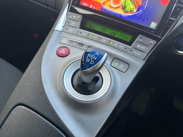 プリウス Ｓツーリングセレクション　１年保証付／アルパイン９インチナビ／フルセグテレビ／バックモニター／Ｂｌｕｅｔｏｏｔｈオーディオ／ＬＥＤヘッドライト／ビルトインＥＴＣ／スマートキー／盗難防止システム／衝突安全ボディ（31枚目）