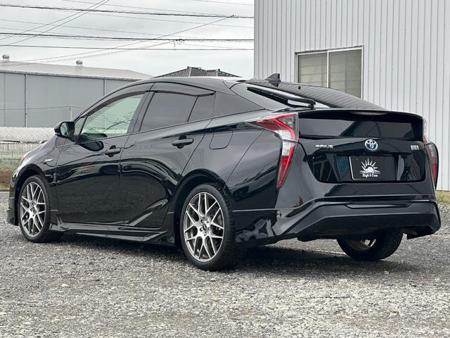 プリウス Ｓツーリングセレクション　１年保証付き／モデリスタ／レオニス１８インチＡＷ／シートヒーター／黒革／ＨＤМＩ入力／フルセグＴＶ／バックモニター／ＢＴ再生／ＬＥＤヘッドライト／オートライト／衝突安全ボディ／盗難防止システム／ＥＴＣ（12枚目）