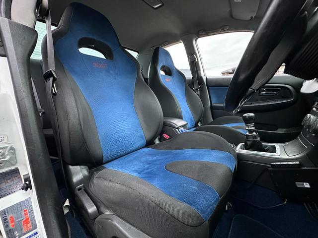 インプレッサ ＷＲＸ　ＳＴｉ　６速ＭＴ／車高調／社外ＡＷ純正ホイール有／ＨＫＳエアクリ／Ｄｅｆｉ追加メーター／ＢＬＩＴＺアルミラジエーター／ＢＬＩＴＺターボタイマー／ＮＡＲＤＩステアリング／ドラレコ／ナビ／バックカメラ／ＥＴＣ（26枚目）