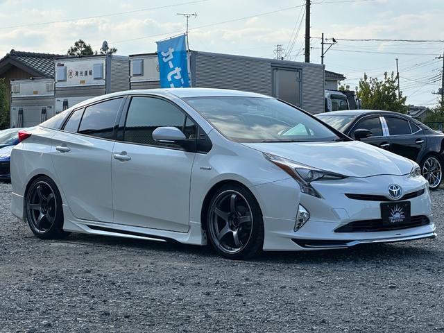 プリウス Ｓツーリングセレクション　１年保証付き／モデリスタエアロ／ＡＤＶＡＮ１８インチＡＷ／ヴァレンティテール／車高調／黒革シート／純正ナビ／フルセグＴＶ／バックカメラ／Ｂｌｕｅｔｏｏｔｈ再生／シートヒーター／ドラレコ／ＥＴＣ／禁煙車（8枚目）