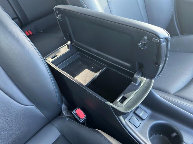 プリウス Ｓツーリングセレクション　１年保証付き／モデリスタエアロ／ＡＤＶＡＮ１８インチＡＷ／ヴァレンティテール／車高調／黒革シート／純正ナビ／フルセグＴＶ／バックカメラ／Ｂｌｕｅｔｏｏｔｈ再生／シートヒーター／ドラレコ／ＥＴＣ／禁煙車（35枚目）
