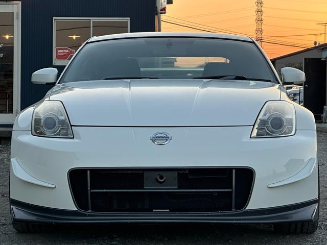 フェアレディＺ バージョンＳＴ　ＮＩＳＭＯエアロ／ＮＩＳＭＯリアウィング／ＴＥＩＮ車高調／ＨＫＳマフラー／インパル１９ＡＷ／ナビ／ＢＴ再生／フルセグＴＶ／ｂｒｅｎｂｏキャリパー／ＢＯＳＥ／ＶＯＲＴＥＸセキュリティ／ＥＴＣ／禁煙車（5枚目）