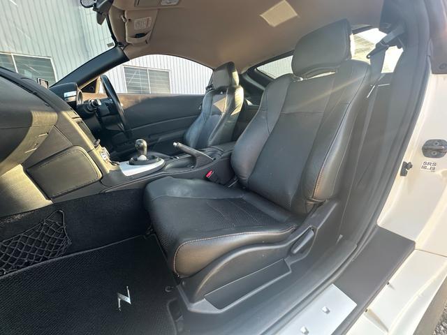 フェアレディＺ バージョンＳＴ　ＮＩＳＭＯエアロ／ＮＩＳＭＯリアウィング／ＴＥＩＮ車高調／ＨＫＳマフラー／インパル１９ＡＷ／ナビ／ＢＴ再生／フルセグＴＶ／ｂｒｅｎｂｏキャリパー／ＢＯＳＥ／ＶＯＲＴＥＸセキュリティ／ＥＴＣ／禁煙車（21枚目）