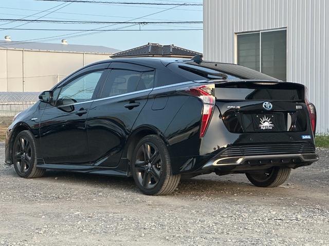 プリウス Aツーリングセレクション 1年保証付き/TRDエアロ/黒革/純正9型ナビ/BSM/セーフティセンス/クルコン/シートヒーター/HUD/ドラレコ/バックカメラ/フルセグTV/BT再生/LEDヘッドライト/オートライト/電格ミラー(12枚目)