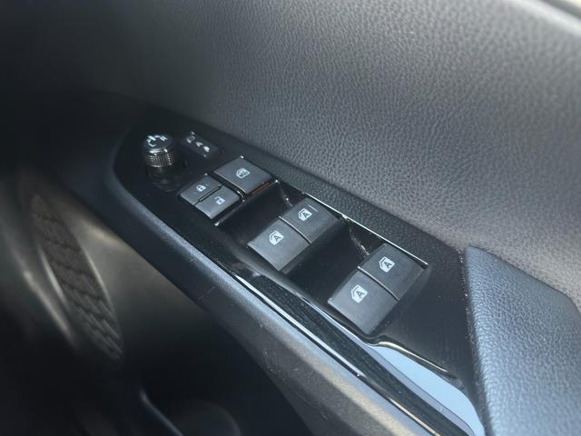 プリウス Aツーリングセレクション 1年保証付き/TRDエアロ/黒革/純正9型ナビ/BSM/セーフティセンス/クルコン/シートヒーター/HUD/ドラレコ/バックカメラ/フルセグTV/BT再生/LEDヘッドライト/オートライト/電格ミラー(29枚目)