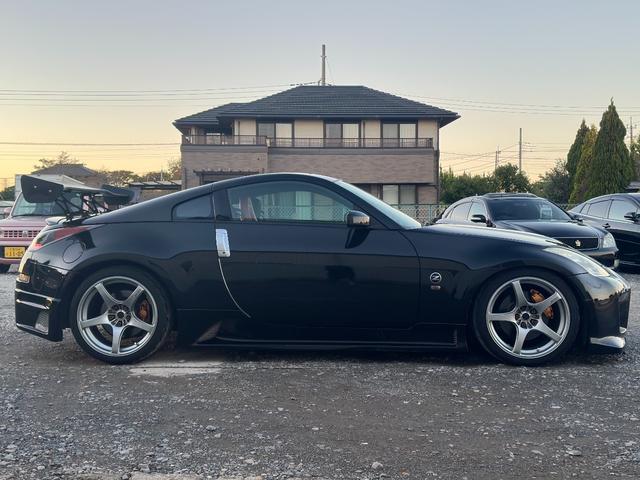 フェアレディZ バージョンS 6MT/R35ルックウェーバースポーツエアロ/GTウイング/エンケイRP03/ローダウン/セミバケ/MOMOステ/LEDテール/アルパインオーディオ/社外マフラー/ブレンボキャリパー/ETC(8枚目)