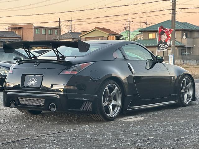 フェアレディZ バージョンS 6MT/R35ルックウェーバースポーツエアロ/GTウイング/エンケイRP03/ローダウン/セミバケ/MOMOステ/LEDテール/アルパインオーディオ/社外マフラー/ブレンボキャリパー/ETC(9枚目)