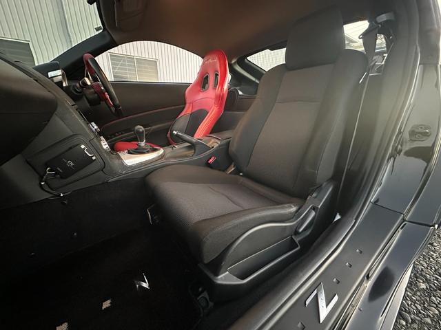 フェアレディZ バージョンS 6MT/R35ルックウェーバースポーツエアロ/GTウイング/エンケイRP03/ローダウン/セミバケ/MOMOステ/LEDテール/アルパインオーディオ/社外マフラー/ブレンボキャリパー/ETC(27枚目)
