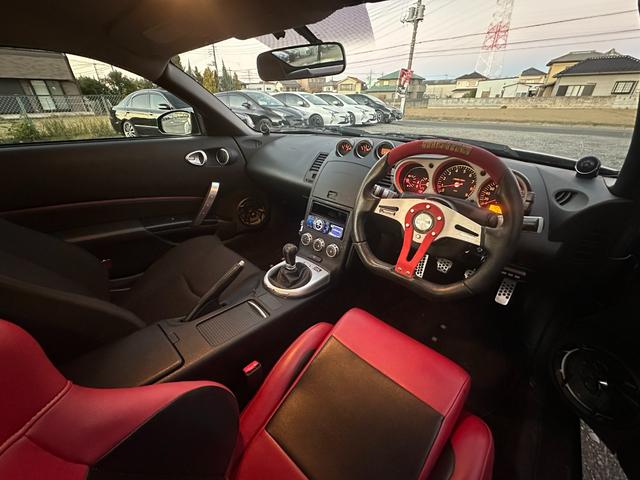フェアレディZ バージョンS 6MT/R35ルックウェーバースポーツエアロ/GTウイング/エンケイRP03/ローダウン/セミバケ/MOMOステ/LEDテール/アルパインオーディオ/社外マフラー/ブレンボキャリパー/ETC(32枚目)