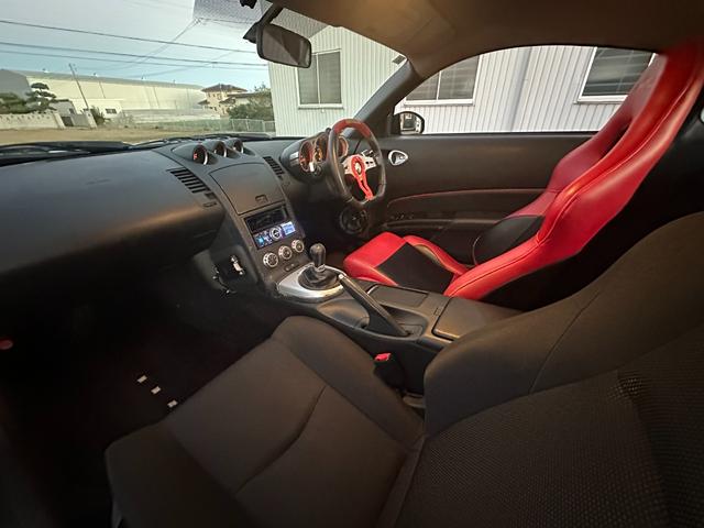 フェアレディZ バージョンS 6MT/R35ルックウェーバースポーツエアロ/GTウイング/エンケイRP03/ローダウン/セミバケ/MOMOステ/LEDテール/アルパインオーディオ/社外マフラー/ブレンボキャリパー/ETC(33枚目)