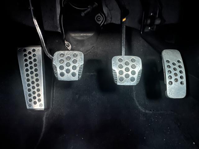 フェアレディZ バージョンS 6MT/R35ルックウェーバースポーツエアロ/GTウイング/エンケイRP03/ローダウン/セミバケ/MOMOステ/LEDテール/アルパインオーディオ/社外マフラー/ブレンボキャリパー/ETC(36枚目)