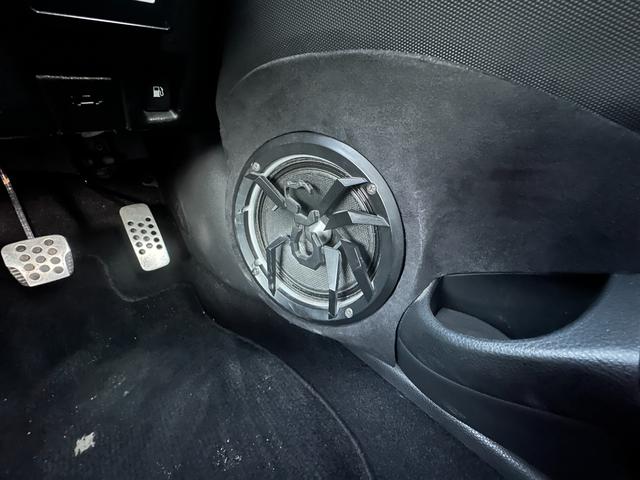 フェアレディZ バージョンS 6MT/R35ルックウェーバースポーツエアロ/GTウイング/エンケイRP03/ローダウン/セミバケ/MOMOステ/LEDテール/アルパインオーディオ/社外マフラー/ブレンボキャリパー/ETC(42枚目)