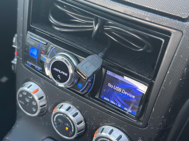 フェアレディZ バージョンS 6MT/R35ルックウェーバースポーツエアロ/GTウイング/エンケイRP03/ローダウン/セミバケ/MOMOステ/LEDテール/アルパインオーディオ/社外マフラー/ブレンボキャリパー/ETC(50枚目)