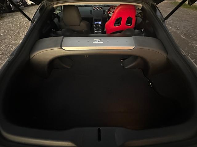 フェアレディZ バージョンS 6MT/R35ルックウェーバースポーツエアロ/GTウイング/エンケイRP03/ローダウン/セミバケ/MOMOステ/LEDテール/アルパインオーディオ/社外マフラー/ブレンボキャリパー/ETC(57枚目)