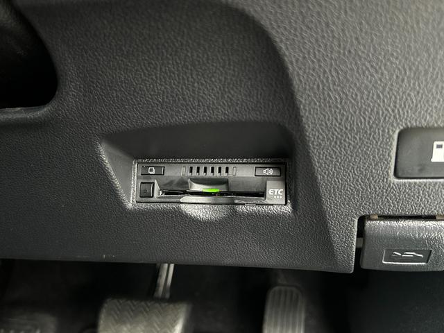 プリウス Ｓセーフティプラス　１年保証付き／モデリスタエアロ／禁煙車／レーダークルーズ／クリアランスソナー／純正ナビ／フルセグＴＶ／Ｂｌｕｅｔｏｏｔｈ再生／バックカメラ／ＥＴＣ／フォグランプ／革巻きステアリング（20枚目）