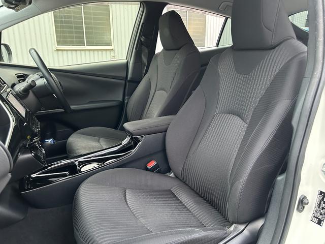 プリウス Ｓセーフティプラス　１年保証付き／モデリスタエアロ／禁煙車／レーダークルーズ／クリアランスソナー／純正ナビ／フルセグＴＶ／Ｂｌｕｅｔｏｏｔｈ再生／バックカメラ／ＥＴＣ／フォグランプ／革巻きステアリング（45枚目）