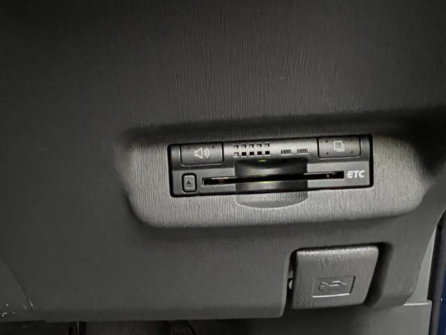 プリウス Ｓツーリングセレクション　１年保証付／禁煙車／純正ナビ／バックカメラ／ＴＶ視聴／ＥＴＣ／ＬＥＤヘッドライト／フォグランプ／メッキガーニッシュ／純正グレード専用１７ＡＷ／ヘッドライトウォッシャー／ＣＤ再生／オートライト（17枚目）