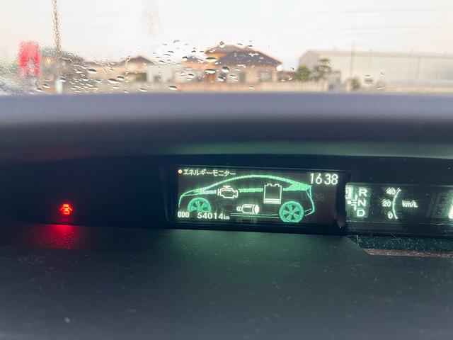 プリウス Ｓツーリングセレクション　１年保証付／禁煙車／純正ナビ／バックカメラ／ＴＶ視聴／ＥＴＣ／ＬＥＤヘッドライト／フォグランプ／メッキガーニッシュ／純正グレード専用１７ＡＷ／ヘッドライトウォッシャー／ＣＤ再生／オートライト（20枚目）