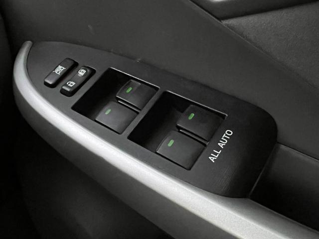 プリウス Ｓツーリングセレクション　１年保証付／禁煙車／純正ナビ／バックカメラ／ＴＶ視聴／ＥＴＣ／ＬＥＤヘッドライト／フォグランプ／メッキガーニッシュ／純正グレード専用１７ＡＷ／ヘッドライトウォッシャー／ＣＤ再生／オートライト（37枚目）