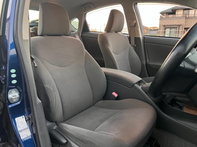 プリウス Ｓツーリングセレクション　１年保証付／禁煙車／純正ナビ／バックカメラ／ＴＶ視聴／ＥＴＣ／ＬＥＤヘッドライト／フォグランプ／メッキガーニッシュ／純正グレード専用１７ＡＷ／ヘッドライトウォッシャー／ＣＤ再生／オートライト（39枚目）