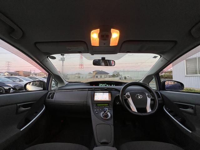 プリウス Ｓツーリングセレクション　１年保証付／禁煙車／純正ナビ／バックカメラ／ＴＶ視聴／ＥＴＣ／ＬＥＤヘッドライト／フォグランプ／メッキガーニッシュ／純正グレード専用１７ＡＷ／ヘッドライトウォッシャー／ＣＤ再生／オートライト（46枚目）