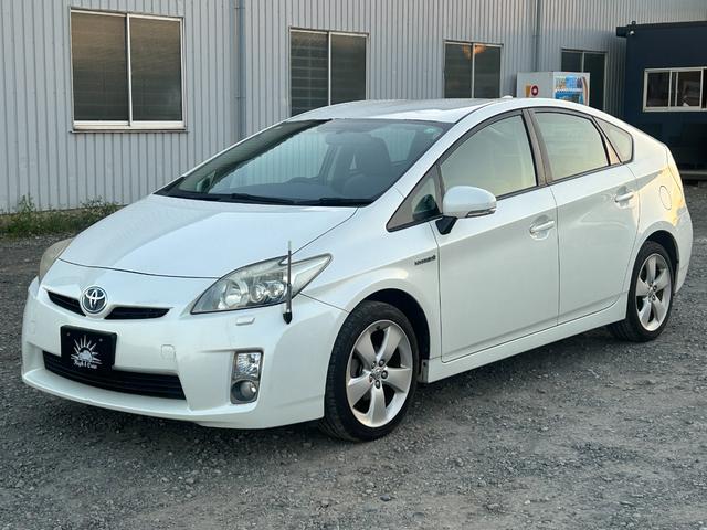 プリウス Ｓツーリングセレクション　１年保証付／カロッツェリアナビ／フルセグＴＶ／Ｂｌｕｅｔｏｏｔｈ再生／バックカメラ／ＥＴＣ／グレード専用１７ＡＷ／ＬＥＤヘッドライト／フォグランプ／ヘッドライトウォッシャー／オートライト／スマートキー（8枚目）