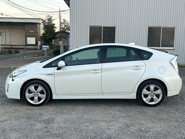 プリウス Ｓツーリングセレクション　１年保証付／カロッツェリアナビ／フルセグＴＶ／Ｂｌｕｅｔｏｏｔｈ再生／バックカメラ／ＥＴＣ／グレード専用１７ＡＷ／ＬＥＤヘッドライト／フォグランプ／ヘッドライトウォッシャー／オートライト／スマートキー（9枚目）