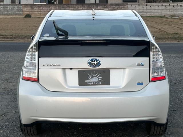 プリウス Ｓツーリングセレクション　１年保証付／カロッツェリアナビ／フルセグＴＶ／Ｂｌｕｅｔｏｏｔｈ再生／バックカメラ／ＥＴＣ／グレード専用１７ＡＷ／ＬＥＤヘッドライト／フォグランプ／ヘッドライトウォッシャー／オートライト／スマートキー（11枚目）