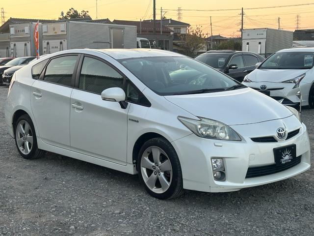 プリウス Ｓツーリングセレクション　１年保証付／カロッツェリアナビ／フルセグＴＶ／Ｂｌｕｅｔｏｏｔｈ再生／バックカメラ／ＥＴＣ／グレード専用１７ＡＷ／ＬＥＤヘッドライト／フォグランプ／ヘッドライトウォッシャー／オートライト／スマートキー（14枚目）