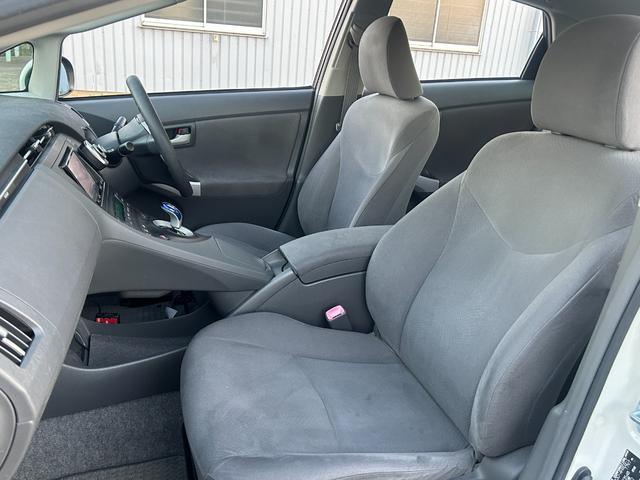 プリウス Ｓツーリングセレクション　１年保証付／カロッツェリアナビ／フルセグＴＶ／Ｂｌｕｅｔｏｏｔｈ再生／バックカメラ／ＥＴＣ／グレード専用１７ＡＷ／ＬＥＤヘッドライト／フォグランプ／ヘッドライトウォッシャー／オートライト／スマートキー（17枚目）