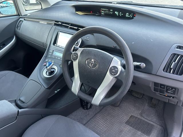 プリウス Ｓツーリングセレクション　１年保証付／カロッツェリアナビ／フルセグＴＶ／Ｂｌｕｅｔｏｏｔｈ再生／バックカメラ／ＥＴＣ／グレード専用１７ＡＷ／ＬＥＤヘッドライト／フォグランプ／ヘッドライトウォッシャー／オートライト／スマートキー（21枚目）