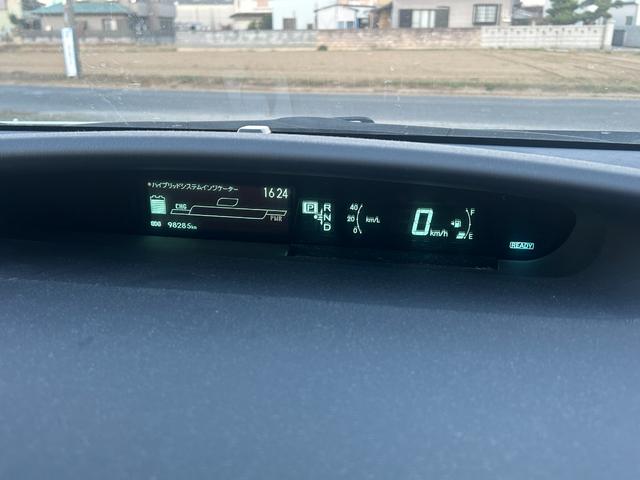 プリウス Ｓツーリングセレクション　１年保証付／カロッツェリアナビ／フルセグＴＶ／Ｂｌｕｅｔｏｏｔｈ再生／バックカメラ／ＥＴＣ／グレード専用１７ＡＷ／ＬＥＤヘッドライト／フォグランプ／ヘッドライトウォッシャー／オートライト／スマートキー（35枚目）