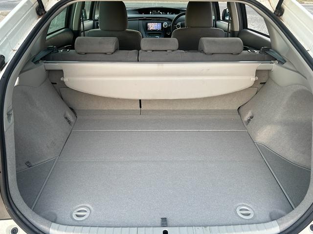 プリウス Ｓツーリングセレクション　１年保証付／カロッツェリアナビ／フルセグＴＶ／Ｂｌｕｅｔｏｏｔｈ再生／バックカメラ／ＥＴＣ／グレード専用１７ＡＷ／ＬＥＤヘッドライト／フォグランプ／ヘッドライトウォッシャー／オートライト／スマートキー（42枚目）