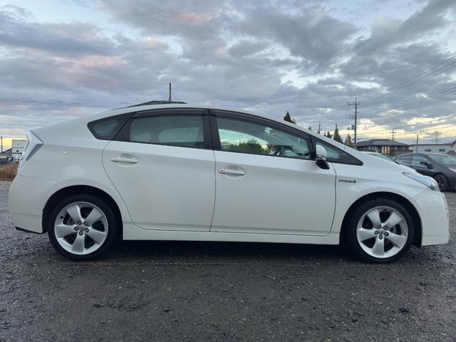 プリウス Sツーリングセレクション 1年保証付/純正ナビ/TV視聴/LEDヘッドライト/フォグランプ/ETC/CD・DVD再生/オートライト/電格ミラー/スマートキー/パワーウィンドウ/衝突安全ボディ/盗難防止システム(9枚目)