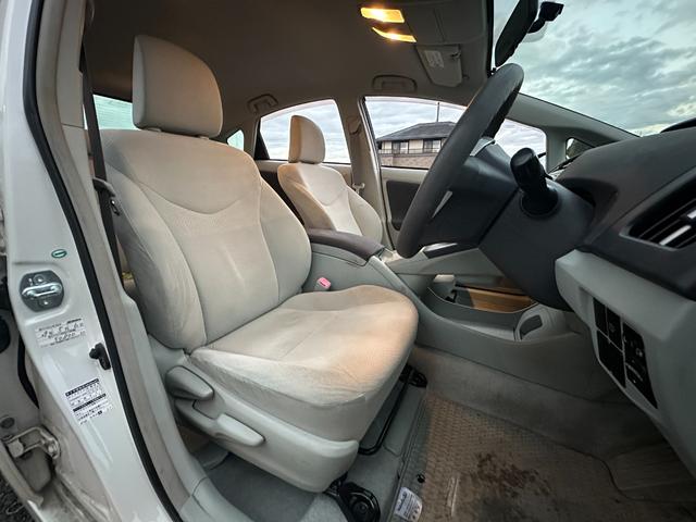 プリウス Sツーリングセレクション 1年保証付/純正ナビ/TV視聴/LEDヘッドライト/フォグランプ/ETC/CD・DVD再生/オートライト/電格ミラー/スマートキー/パワーウィンドウ/衝突安全ボディ/盗難防止システム(18枚目)