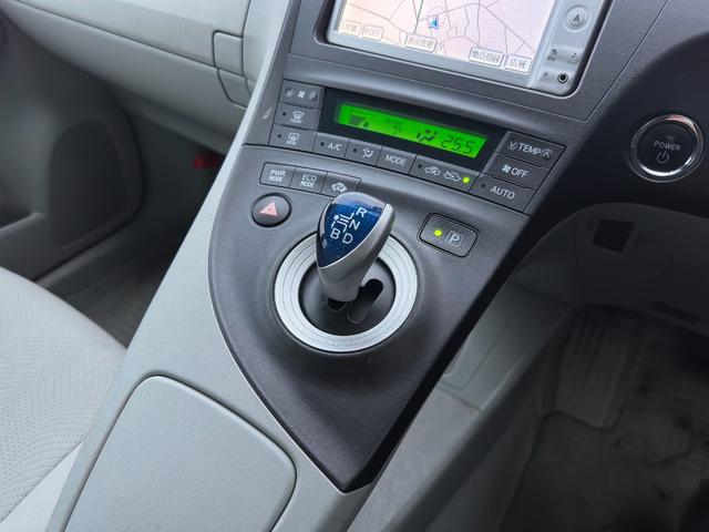 プリウス Sツーリングセレクション 1年保証付/純正ナビ/TV視聴/LEDヘッドライト/フォグランプ/ETC/CD・DVD再生/オートライト/電格ミラー/スマートキー/パワーウィンドウ/衝突安全ボディ/盗難防止システム(34枚目)