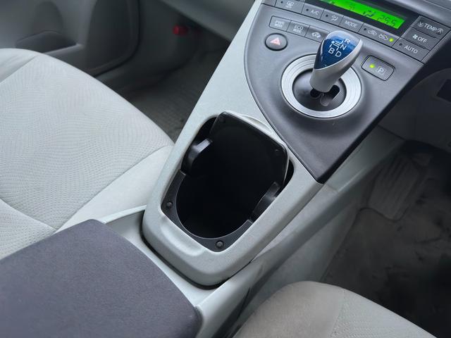 プリウス Sツーリングセレクション 1年保証付/純正ナビ/TV視聴/LEDヘッドライト/フォグランプ/ETC/CD・DVD再生/オートライト/電格ミラー/スマートキー/パワーウィンドウ/衝突安全ボディ/盗難防止システム(35枚目)