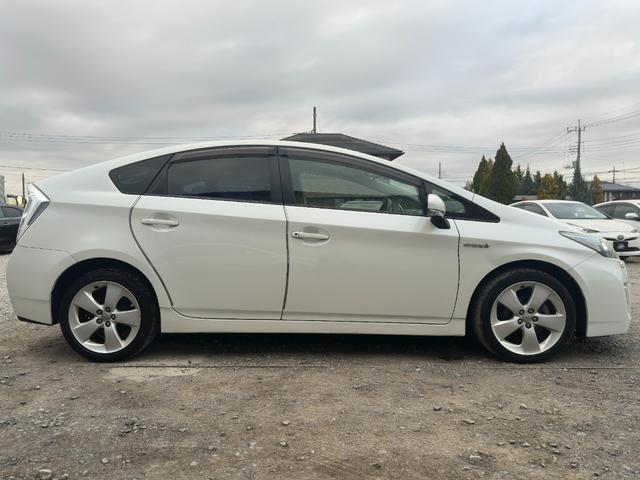 プリウス Ｇツーリングセレクション　１年保証付き／純正ナビ／ＬＥＤヘッドライト／フォグランプ／ＥＴＣ／クルコン／ドラレコ／Ｂカメラ／ＢＴ再生／ＴＶ視聴／ＣＤ・ＤＶＤ再生／オートライト／スマートキー／電動格納ミラー／パワーウィンドウ（9枚目）