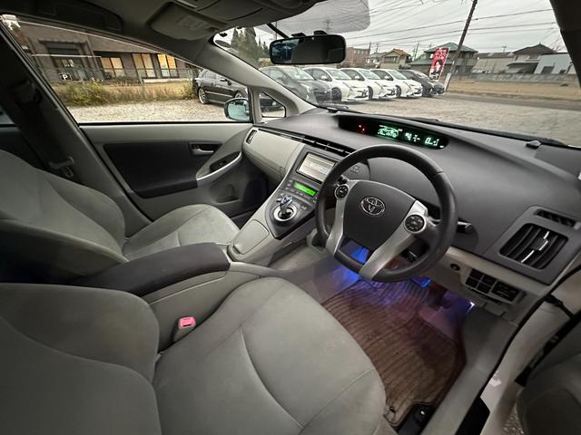 プリウス Ｇツーリングセレクション　１年保証付き／純正ナビ／ＬＥＤヘッドライト／フォグランプ／ＥＴＣ／クルコン／ドラレコ／Ｂカメラ／ＢＴ再生／ＴＶ視聴／ＣＤ・ＤＶＤ再生／オートライト／スマートキー／電動格納ミラー／パワーウィンドウ（22枚目）