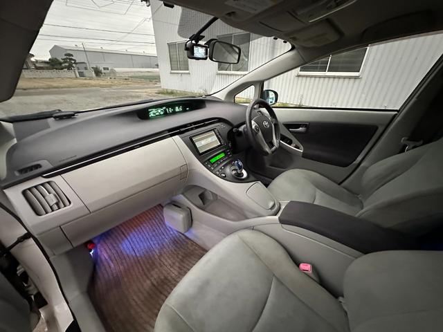 プリウス Ｇツーリングセレクション　１年保証付き／純正ナビ／ＬＥＤヘッドライト／フォグランプ／ＥＴＣ／クルコン／ドラレコ／Ｂカメラ／ＢＴ再生／ＴＶ視聴／ＣＤ・ＤＶＤ再生／オートライト／スマートキー／電動格納ミラー／パワーウィンドウ（23枚目）