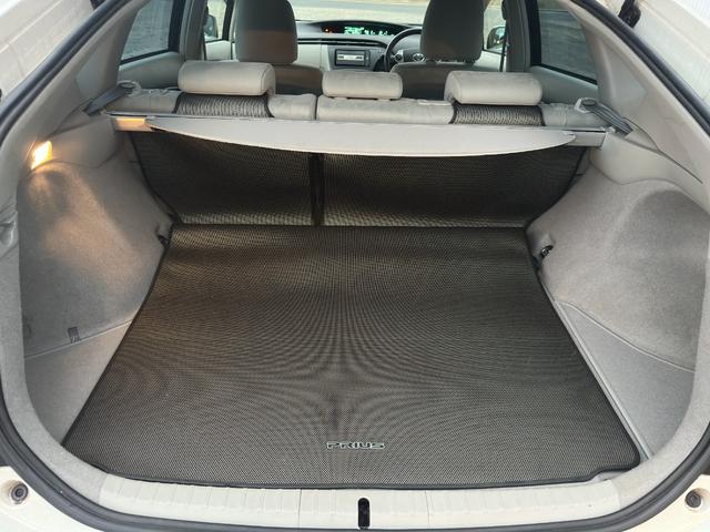 プリウス Ｇツーリングセレクション　１年保証付き／純正ナビ／ＬＥＤヘッドライト／フォグランプ／ＥＴＣ／クルコン／ドラレコ／Ｂカメラ／ＢＴ再生／ＴＶ視聴／ＣＤ・ＤＶＤ再生／オートライト／スマートキー／電動格納ミラー／パワーウィンドウ（47枚目）