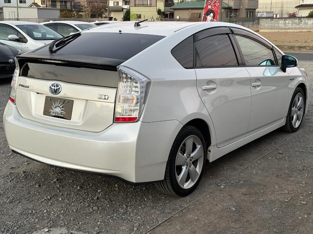 プリウス Ｓツーリングセレクション　１年保証付き／禁煙車／純正ナビ／ＬＥＤヘッドライト／フォグランプ／ＥＴＣ／Ｂカメラ／ＢＴ再生／ＴＶ視聴／ＣＤ・ＤＶＤ再生／ステアリングスイッチ／スマートキー／オートライト／パワーウィンドウ／電格ミラー（10枚目）