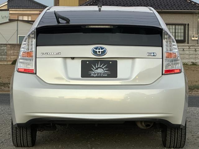 プリウス Ｓツーリングセレクション　１年保証付き／禁煙車／純正ナビ／ＬＥＤヘッドライト／フォグランプ／ＥＴＣ／Ｂカメラ／ＢＴ再生／ＴＶ視聴／ＣＤ・ＤＶＤ再生／ステアリングスイッチ／スマートキー／オートライト／パワーウィンドウ／電格ミラー（11枚目）