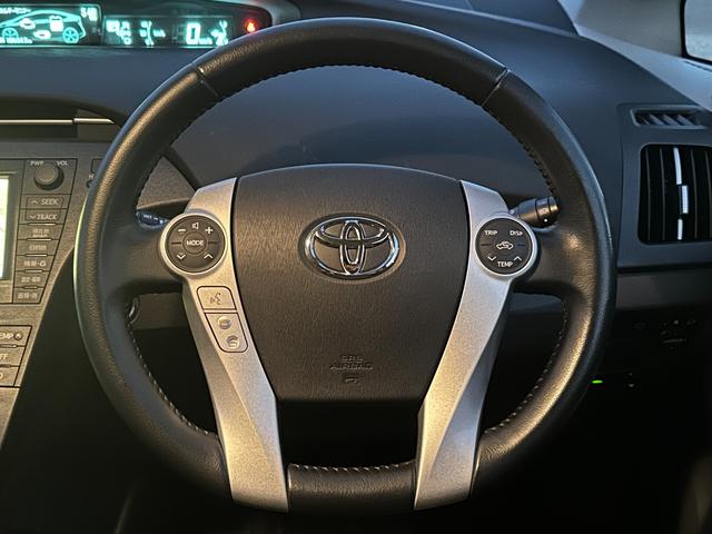 プリウス Ｓツーリングセレクション　１年保証付き／禁煙車／純正ナビ／ＬＥＤヘッドライト／フォグランプ／ＥＴＣ／Ｂカメラ／ＢＴ再生／ＴＶ視聴／ＣＤ・ＤＶＤ再生／ステアリングスイッチ／スマートキー／オートライト／パワーウィンドウ／電格ミラー（24枚目）