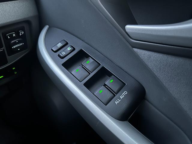 プリウス Ｓツーリングセレクション　１年保証付き／禁煙車／純正ナビ／ＬＥＤヘッドライト／フォグランプ／ＥＴＣ／Ｂカメラ／ＢＴ再生／ＴＶ視聴／ＣＤ・ＤＶＤ再生／ステアリングスイッチ／スマートキー／オートライト／パワーウィンドウ／電格ミラー（30枚目）
